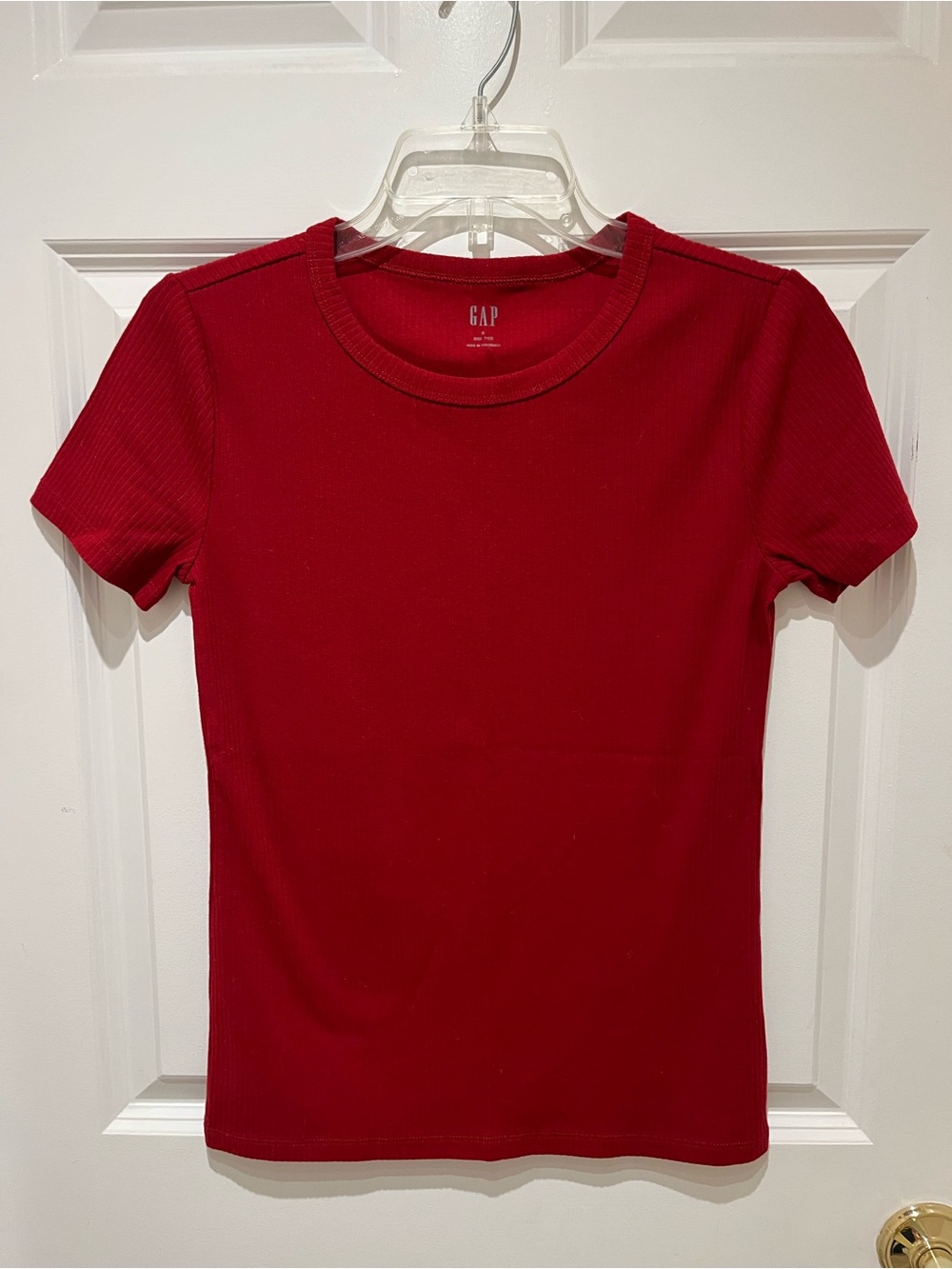 NWT GAP Ribbed Crewneck Tee in Burgundy Size Small